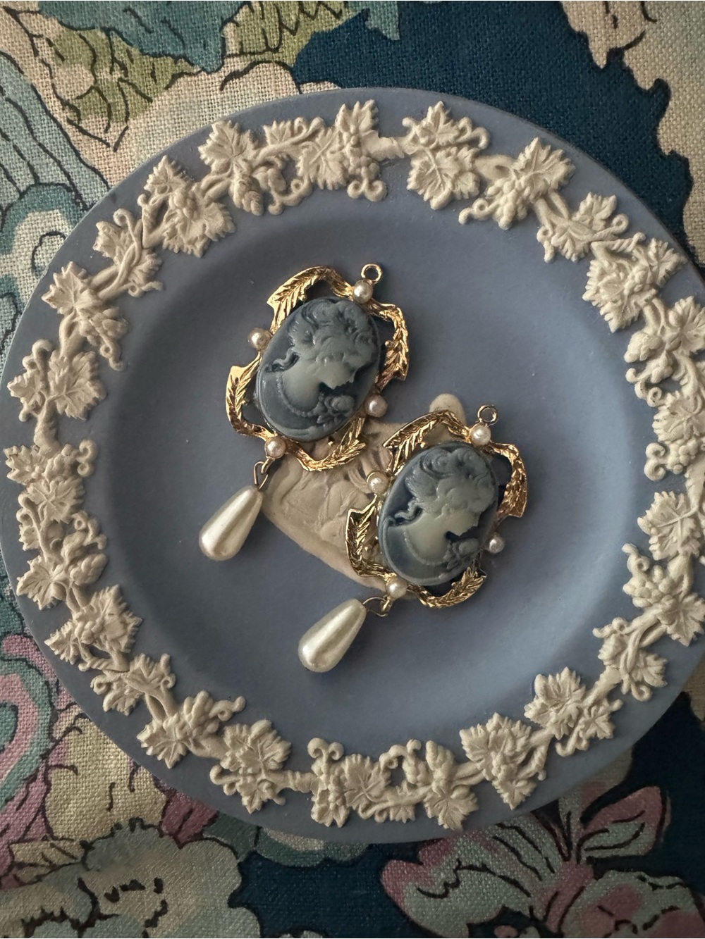 Vintage Blue & Grey Cameo Pearl Drop Earrings (Missing Hooks - DIY Project)